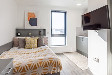 Sky View Studio at Oldway Centre, 39 High Street, City Centre, Swansea, SA11LA - Image 8